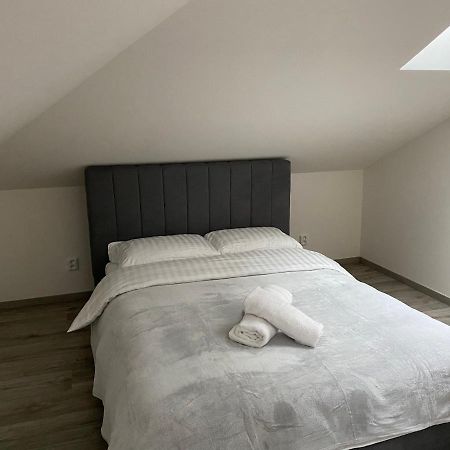 Appartement Klicperovo 2Kk à Hradec Králové Extérieur photo